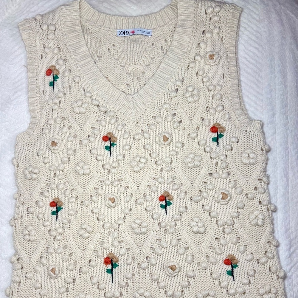 ZARA Cream Knit Bobble Sweater Vest Floral Embroidered Chunky Cottagecore Size M